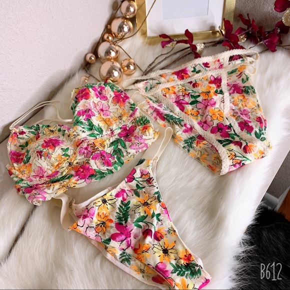 PINK Victoria's Secret Other - 🆕 VS PINK Painted Floral Bralette Panty Set S / M